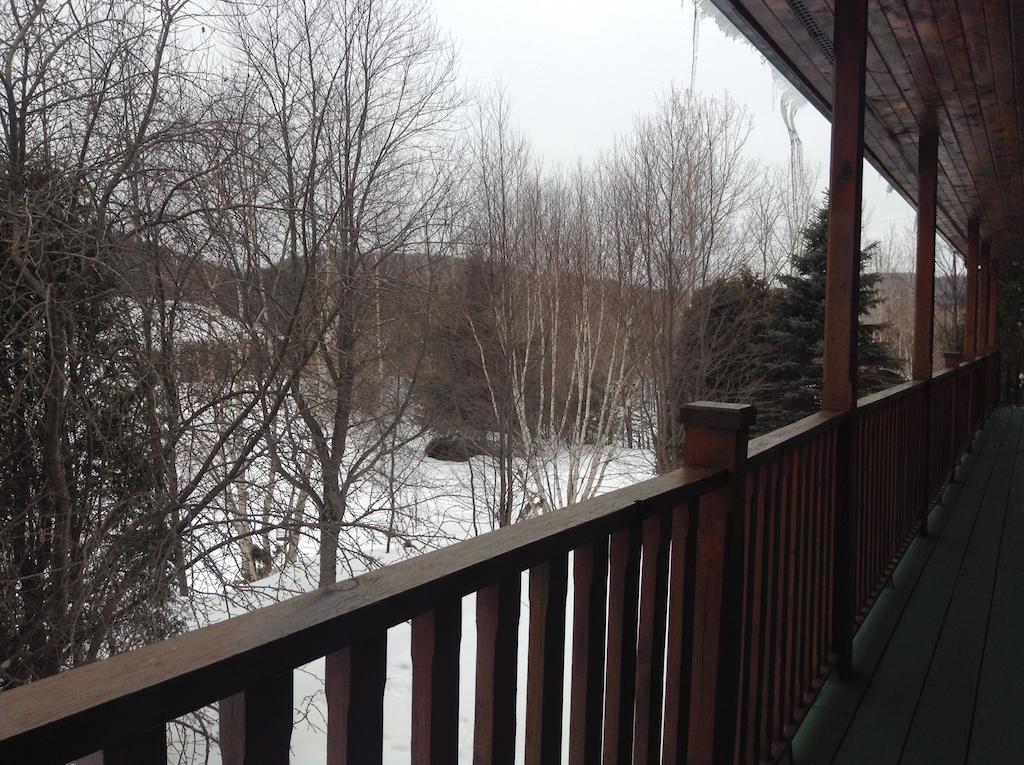 Aux Berges Du St-Maurice Hotel Saint-Jean-des Piles ภายนอก รูปภาพ